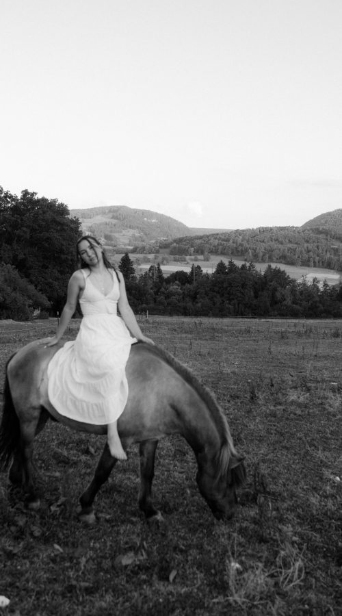 nelehollandmoritz-202507-Sisterxhorses-Ich-19